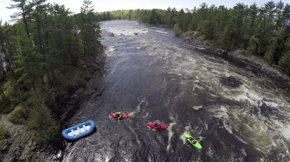 Wilderness Tours Rafting Resort Foresters Falls Esterno foto