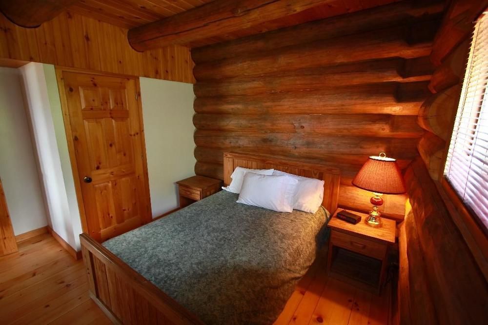 Wilderness Tours Rafting Resort Foresters Falls Esterno foto